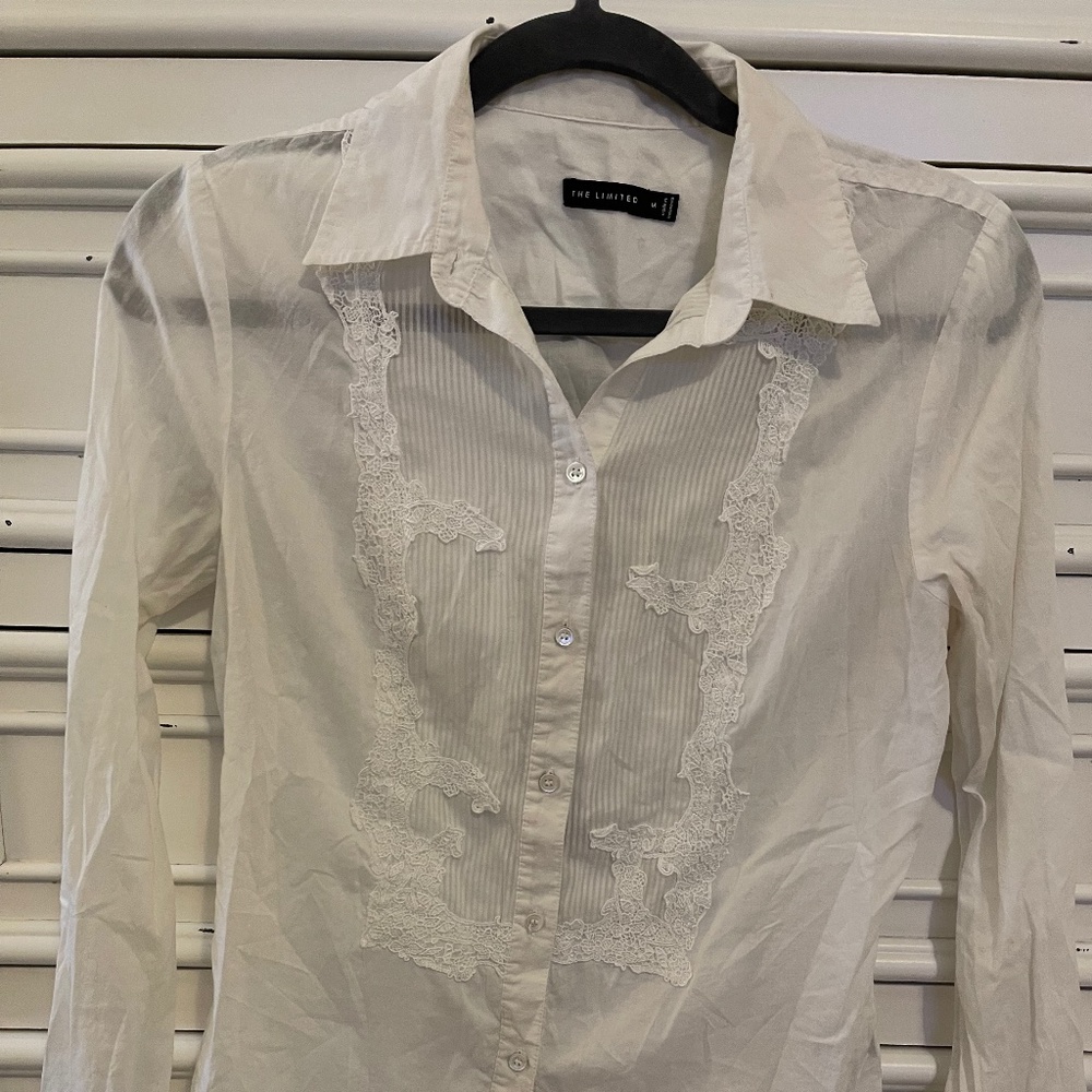 the limited white button-down lace blouse size small: M